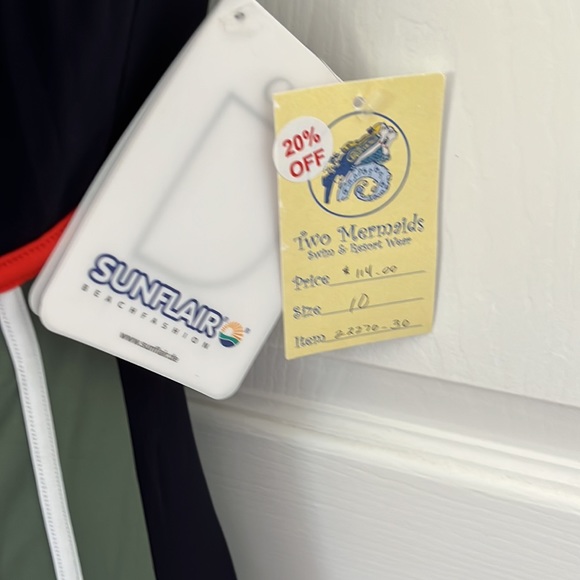 NWT One piece swimsuit - Picture 4 of 5